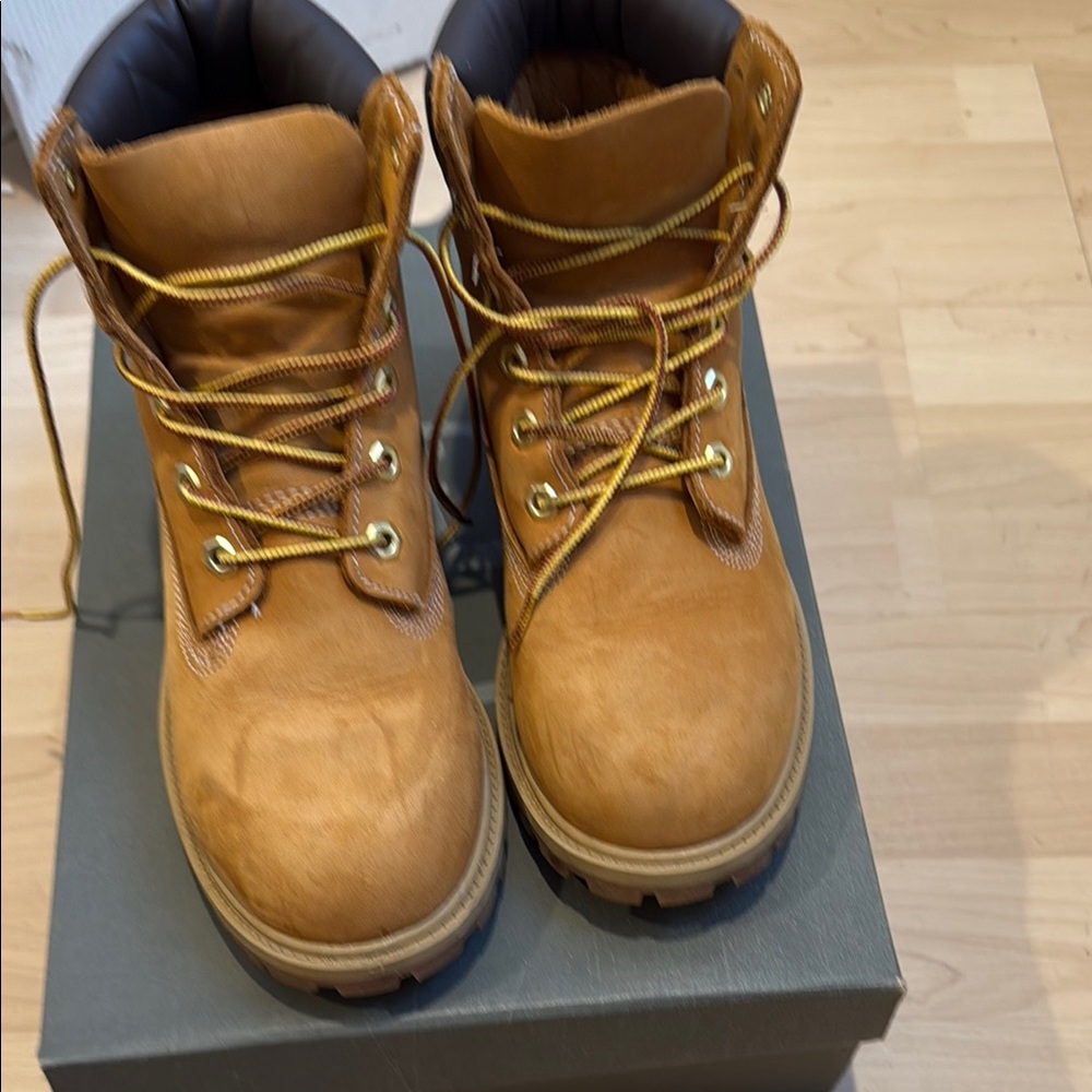 Tan Timberland Lace-Up Boots